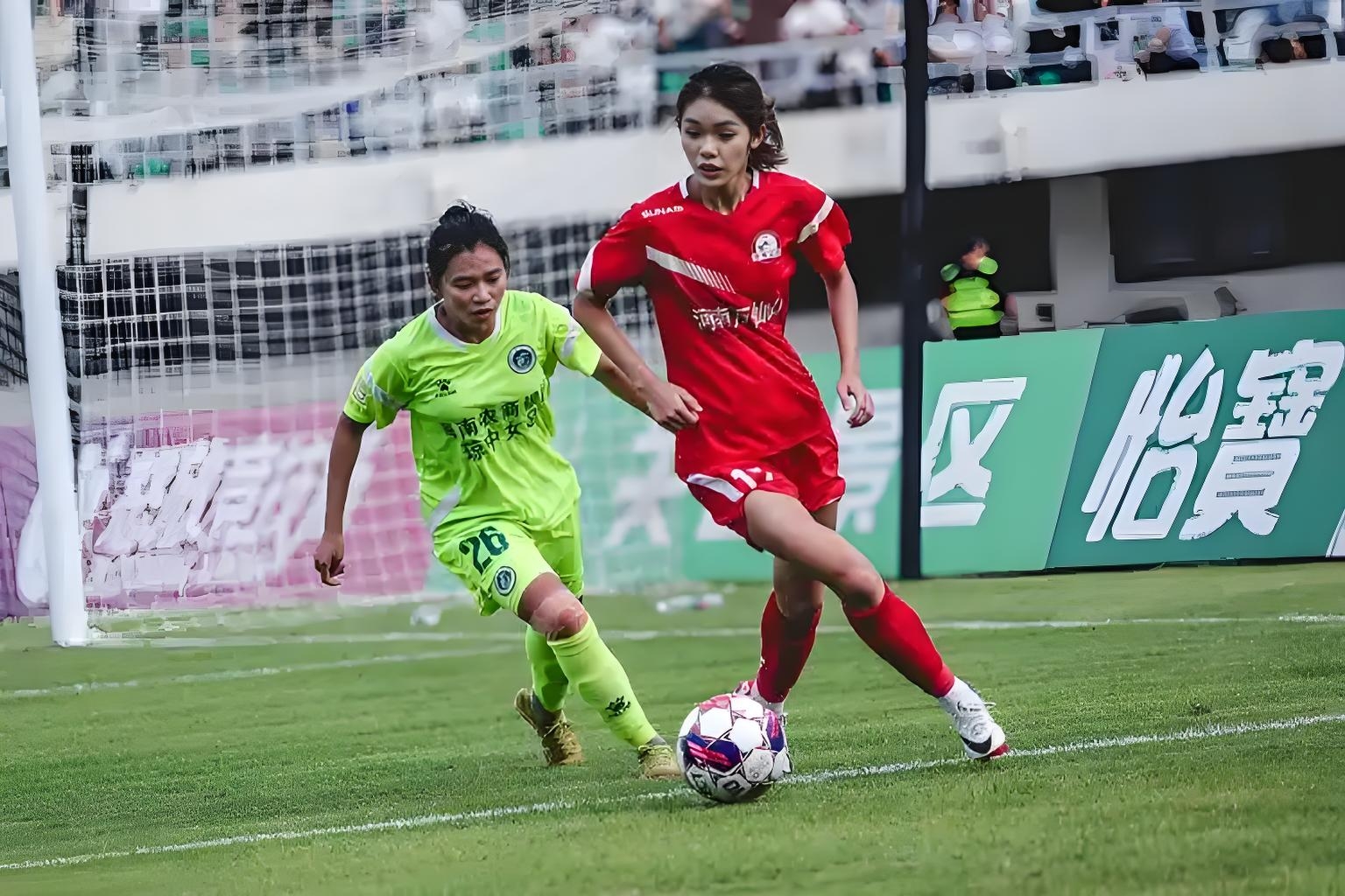 女足锦标赛中的技术与战术发挥,备受赞誉的简单介绍 女足锦标赛中的技术与战术发挥,备受赞誉的简单介绍