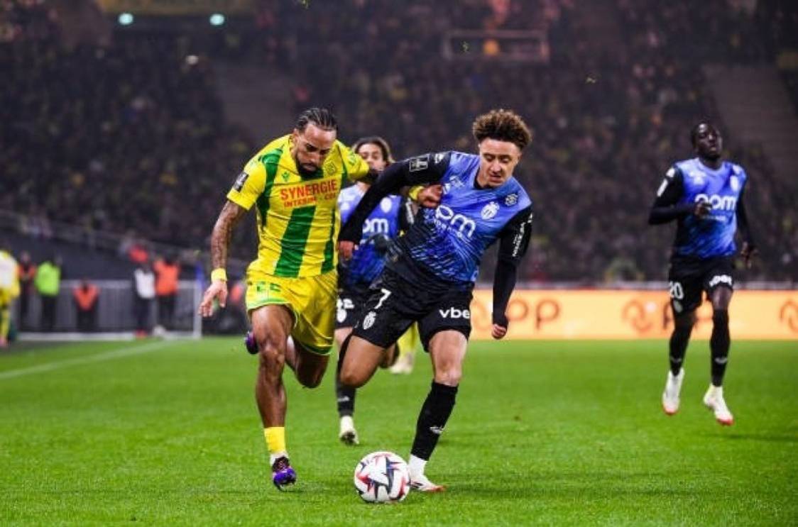 包含摩纳哥遭遇阻击，客场不敌圣埃蒂安的词条