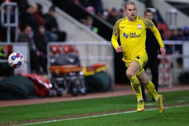 包含佛罗伦萨主场失利，后防漏洞频频暴露的词条