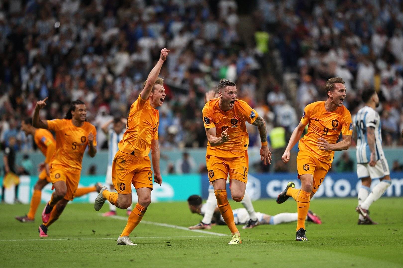 波兰惨遭荷兰绝杀,欧洲杯小组赛出局 波兰惨遭荷兰绝杀,欧洲杯小组赛出局