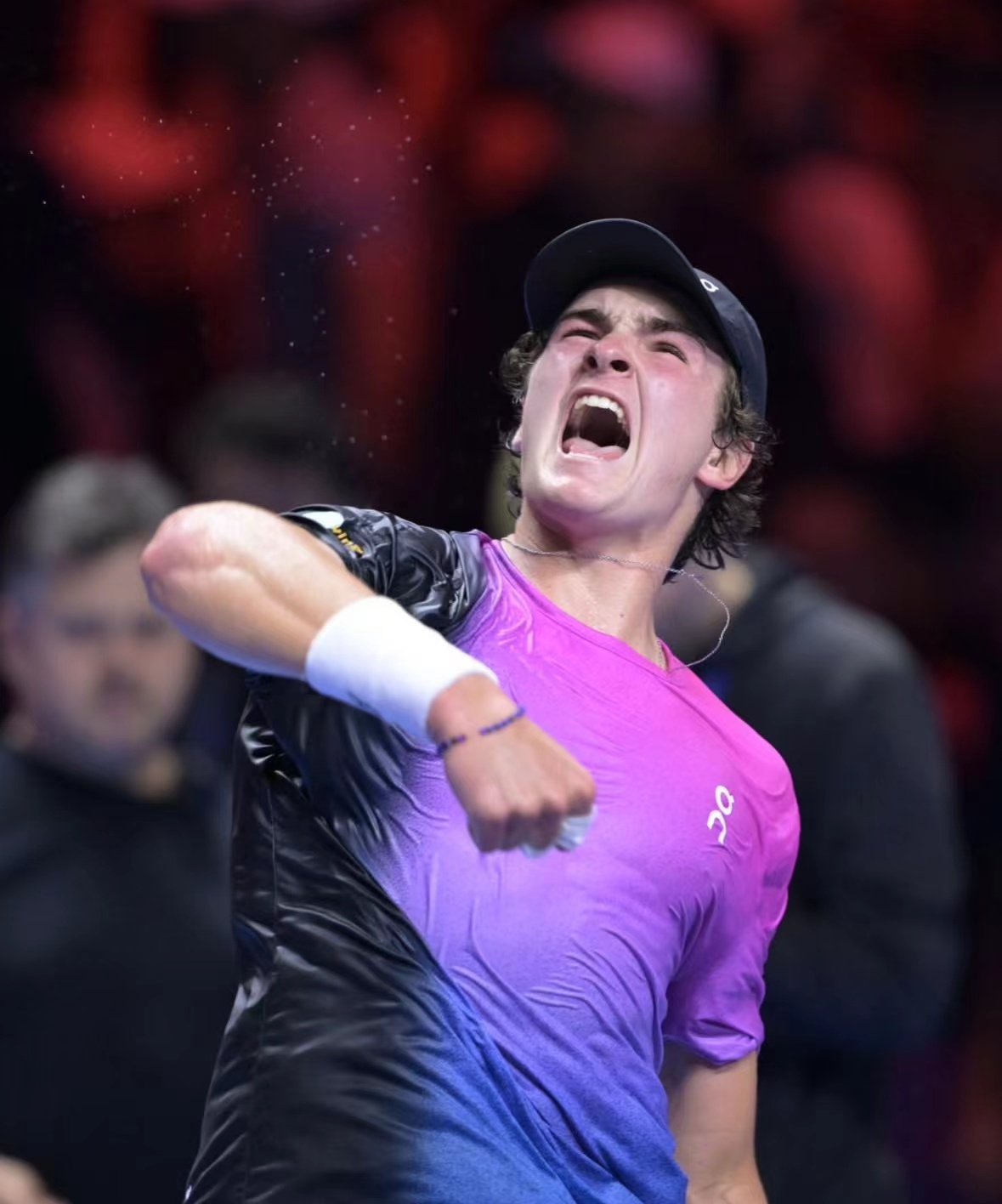 塞拉利昂选手夺得男子拳击金牌