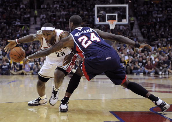 老鹰战胜骑士，继续向前迈进的简单介绍