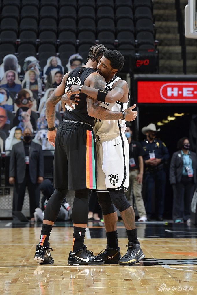 火箭惊险逆转马刺,哈登砍下三双 火箭惊险逆转马刺,哈登砍下三双