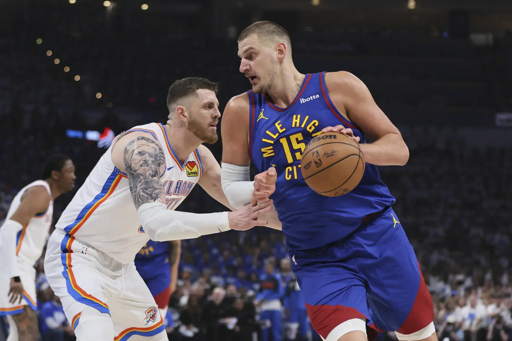 雷霆主场力克掘金获胜