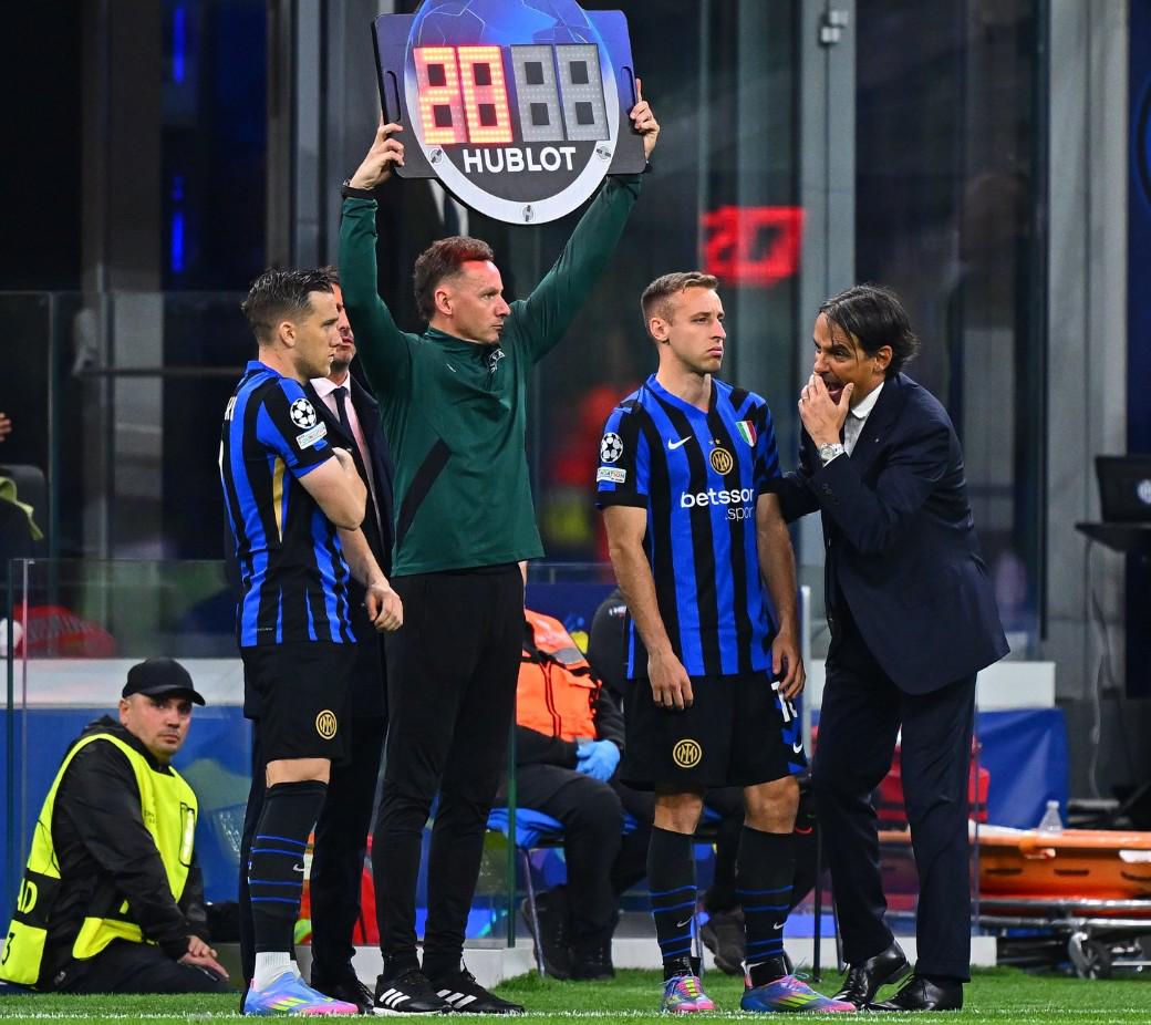 国米连续四年问鼎意甲冠军,创造队史纪录 国米连续四年问鼎意甲冠军,创造队史纪录