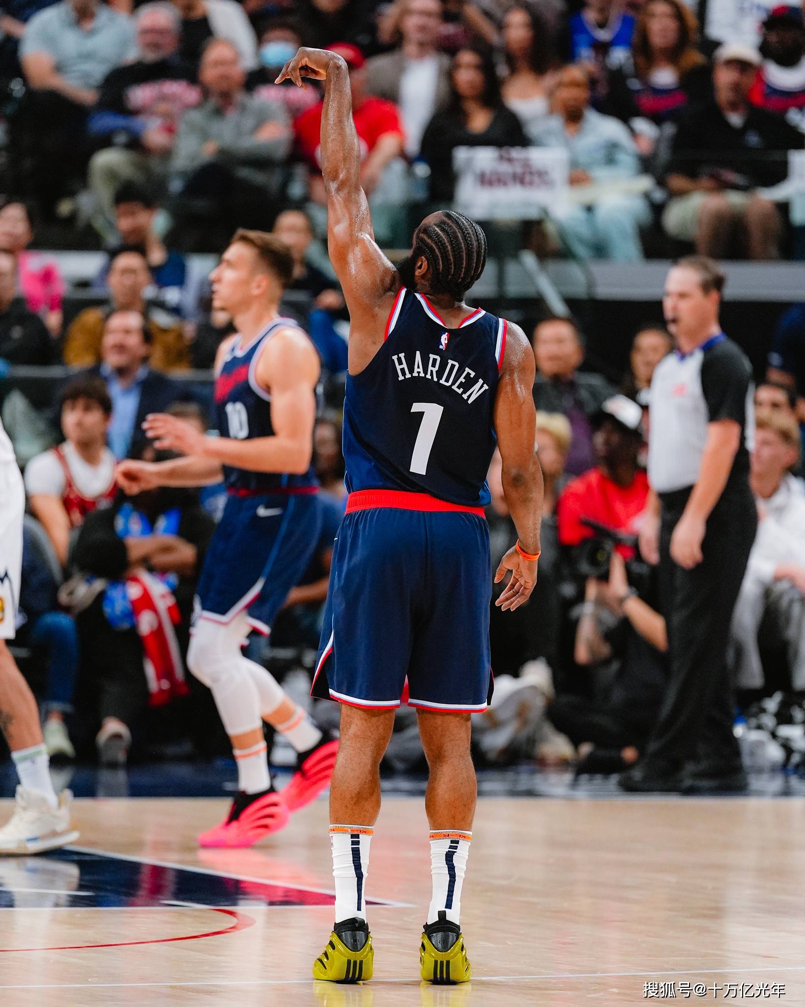 快船逆转步行者，哈雷尔绝杀